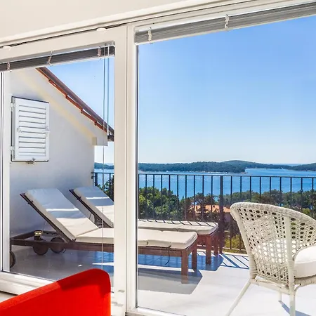 Blue Bay Apartment *