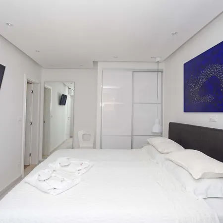 Blue Bay Apartment *